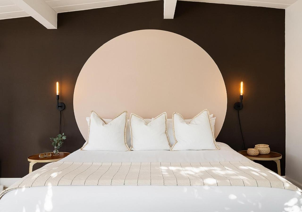 Laguna Hotel 3*